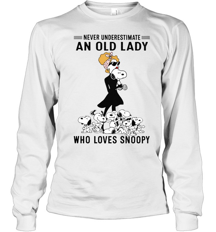 Never Underestimate An Old Lady Who Loves Beagles Funny Dog Grandma Lover Design Long Sleeve Tee
