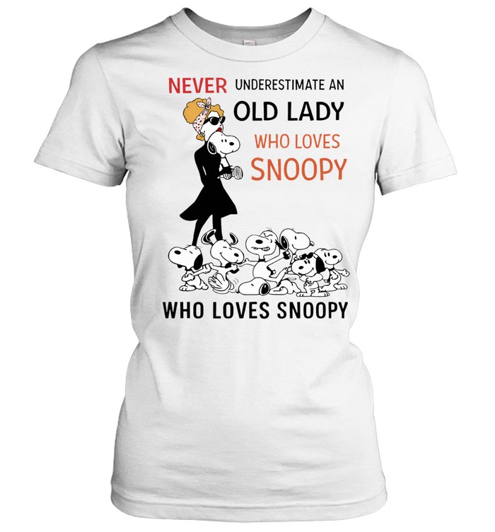 Never Underestimate An Old Lady Who Loves Snoopy Classic Cartoon Lover Women T-Shirt