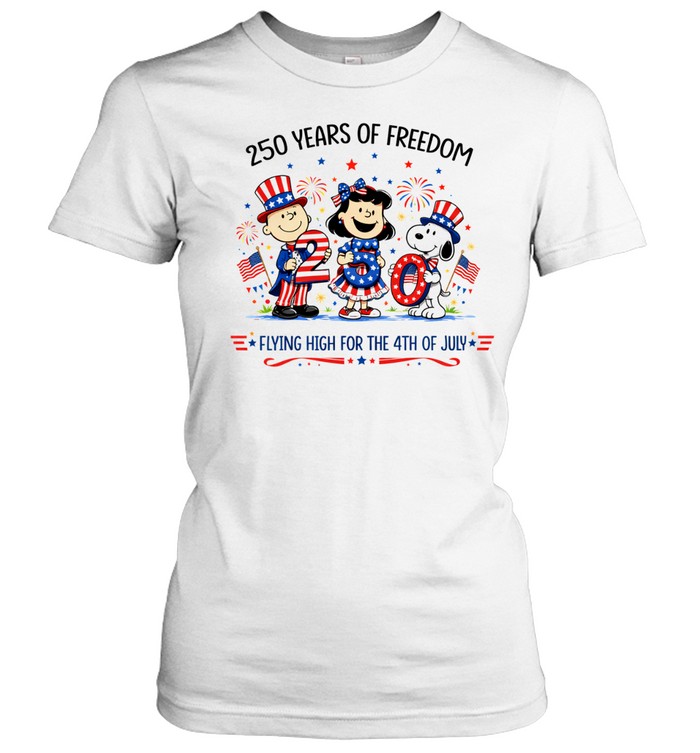 Snoopy 250 Years Of Freedom Flying High For The 4th Of July America Anniversary Women T-Shirt