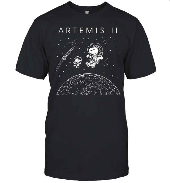 Snoopy and Woodstock flying in outer space. Artemis II of NASA Unisex T-Shirt